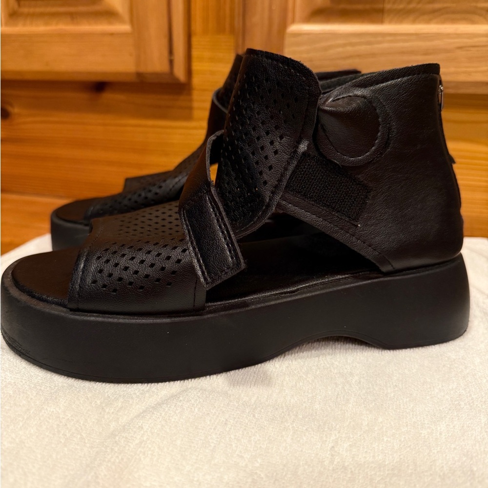 Black Leather Perforated Platform Sandal Boots Open Toe Zip Back Size 39